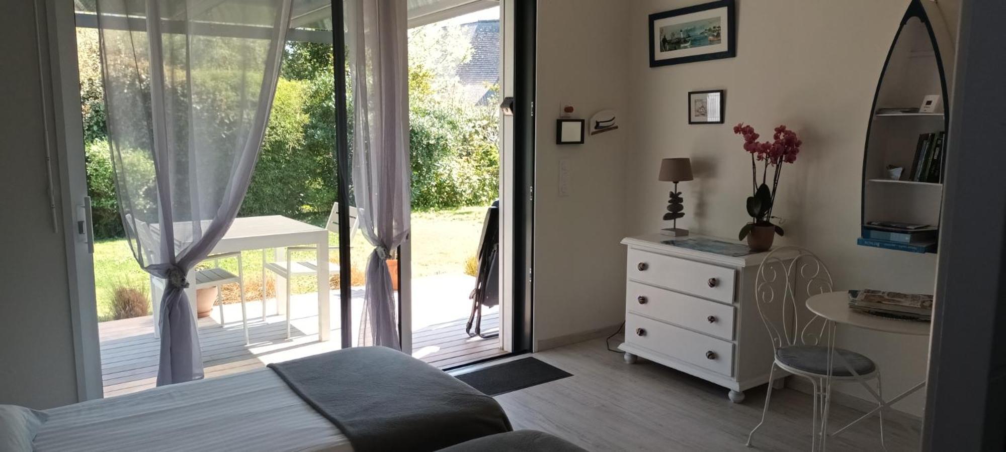 サルゾー Les Chenes Bed & Breakfast エクステリア 写真