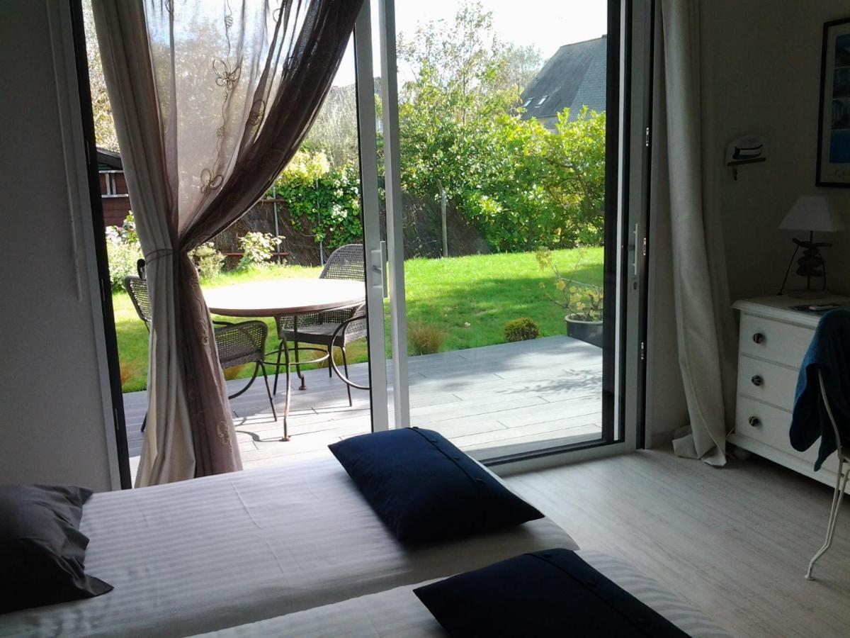 サルゾー Les Chenes Bed & Breakfast エクステリア 写真