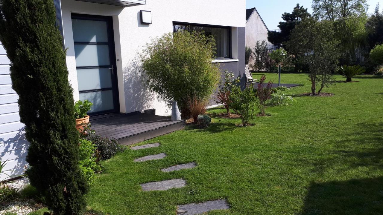 サルゾー Les Chenes Bed & Breakfast エクステリア 写真